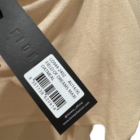 NWT REVOLVE Lioness Field of Dreams Maxi Dress Off Shoulder Pleated Oatmeal XL - Picture 14 of 16